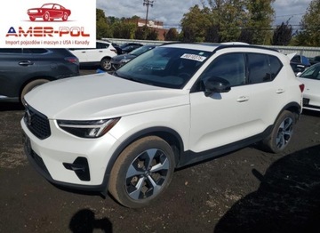 Volvo XC40 2024 Volvo XC 40 Plus 2024 2.0l 2.0 Benzyna 194KM