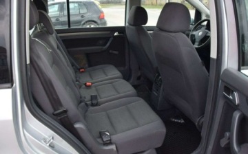 Volkswagen Touran I 1.9 TDI 105KM 2007 Volkswagen Touran 1.9TDI 2007r Lift Klimatronik Hak 1.9 Diesel 105KM, zdjęcie 8