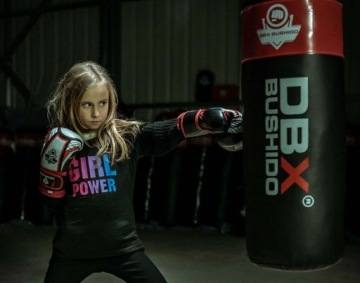 ДЕТСКИЕ БОКСЕРСКИЕ ПЕРЧАТКИ С СЕТКОЙ ПОДАРОЧНО DBX BUSHIDO 6 УНЦИЙ