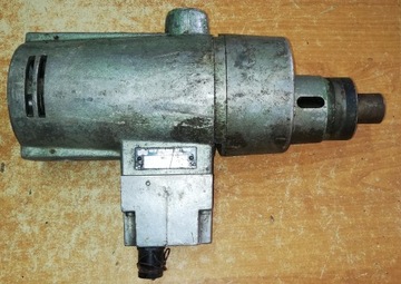 Silnik 220V 4A 820W 230obr/min