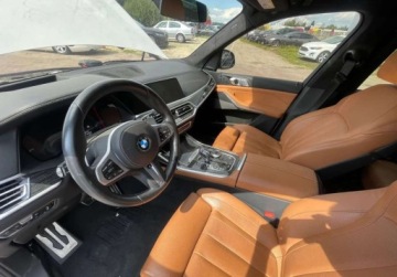 BMW X7 SUV M 4.0 M50i 530KM 2022 BMW X7 2022 BMW X7, M50I 4x4 - W POLSCE, po oplatach i akcyzie 4.4 Benzyna, zdjęcie 7