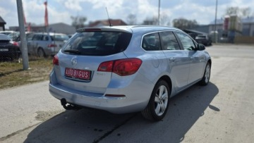 Opel Astra J Sports Tourer Facelifting 1.4 Turbo ECOTEC 140KM 2015 Opel Astra Duża Navi Podgrzewana Kierownica, zdjęcie 7
