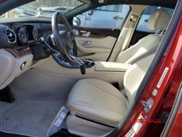 Mercedes Klasa E W213 2017 Mercedes-Benz Klasa E 2017 r., 2,0L 300 4MATIC 2.0 Benzyna 241KM, zdjęcie 7