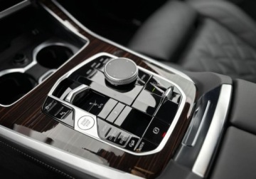 BMW X5 G05 SUV Facelifting 3.0 30d 298KM 2025 BMW X5 Autoryzowany dealer BMW Bonkowscy oferuje samochod: 3.0 Diesel, zdjęcie 12