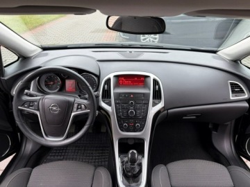 Opel Astra J Hatchback 5d 1.4 Turbo ECOTEC 120KM 2011 Opel Astra 1.4 turbo 120 KM Sportowe fotele Alu 18, zdjęcie 6