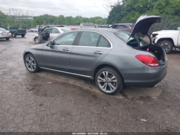 Mercedes Klasa C W205 2018 Mercedes-Benz Klasa C 300 4Matic 2018 2.0l 2.0 Benzyna 241KM, zdjęcie 3