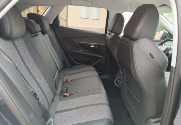 Peugeot 3008 II Crossover 1.2 PureTech 130KM 2017 Peugeot 3008 Bezwypadkowy - serwis - wersja Allure 1.2 Benzyna 131KM, zdjęcie 17