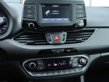 Hyundai i30 III Wagon 1.0 T-GDi 120KM 2017 Hyundai i30 1.0 T-GDI, Salon Polska, Serwis ASO, zdjęcie 11