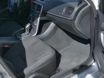 Volvo 2015 Volvo V40 115 koni Aut Ideał Spalanie 4l ON Ambiente 17” DVD parktroniki, zdjęcie 11