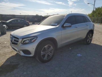 Mercedes GLC C253 2019 Mercedes-Benz GLC 2019 r., 2,0L 300 4 MATIC 2.0 Benzyna 241KM, zdjęcie 2