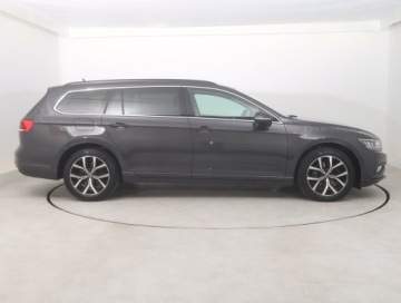 Volkswagen Passat B8 Variant Facelifting 2.0 TDI SCR 150KM 2023 VW Passat 2.0 TDI, Salon Polska, 1. Właściciel, zdjęcie 5