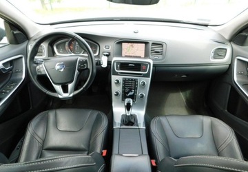 Volvo V60 I Kombi Facelifting 2.0 D3 DRIVE-E 150KM 2018 Volvo V60 z Gwarancja BLiS LCD Zegary Skora Fotele Profilowane 2.0 Diesel, zdjęcie 5