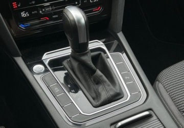 Volkswagen Arteon Fastback Facelifting 2.0 TSI 190KM 2021 Volkswagen Arteon Essence, FV 23, GPS, Digital Cockpit, ACC, Keyless, Kame, zdjęcie 22