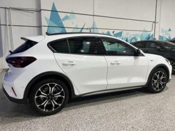 Ford Focus IV Hatchback Facelifting 1.0 EcoBoost MHEV 155KM 2025 Od ręki - Active X 1.0 EcoBoost 155KM / Pakiet Winter, Driver Assiatnce, zdjęcie 4