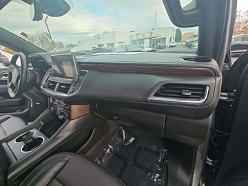 Chevrolet Suburban GMT900 2023 Chevrolet Suburban High Country 3LZ 2023 6.2l 6.2 Benzyna 420KM, zdjęcie 9