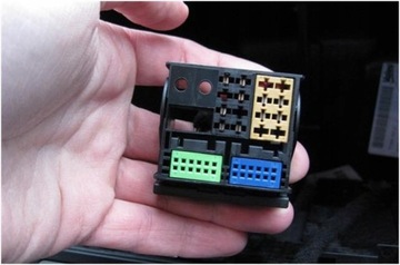 АДАПТЕР BLUETOOTH AUX ДЛЯ BMW E81 E90 E60 E63 E65