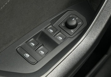 Skoda Kodiaq I SUV Facelifting 2.0 TSI 190KM 2023 Skoda Kodiaq 4x4 Sportline Travel Assist, Hak, ACC, Kamera, GPS, Bezwypad, zdjęcie 19