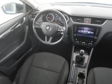 Skoda Octavia III Liftback Facelifting 1.6 TDI 115KM 2019 Skoda Octavia 1.6 TDI, Salon Polska, Klima, zdjęcie 6