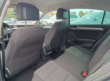 Volkswagen Passat B8 Limousine Facelifting 2.0 TDI SCR 150KM 2021 Volkswagen Passat VatMarza Virtual Cockpit hak ACC od Dealera 2.0, zdjęcie 13