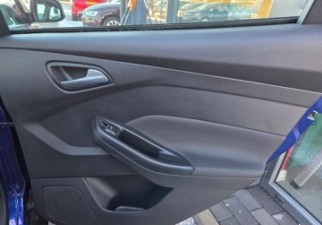 Ford Focus III Kombi Facelifting 1.0 EcoBoost 100KM 2014 Ford Focus 1.0Benz 100KM Grz.szybafotele Serwis Klima ParkasistOplaty Gwar, zdjęcie 11