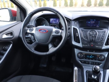 Ford Focus III Kombi 1.0 EcoBoost 125KM 2012 Ford Focus 1.0 EcoBoost, Navi, Klima, Klimatronic, zdjęcie 6