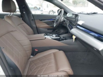 BMW 2024 BMW i5 m60, 2024r., 4x4, zdjęcie 8