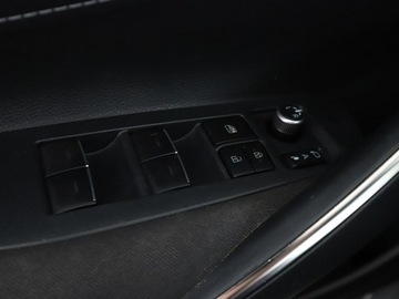 Toyota Corolla XII Hatchback 1.8 Hybrid 122KM 2020 Toyota Corolla hybryda navi PDC-kamera klima-auto, zdjęcie 33