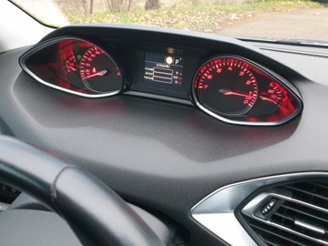 Peugeot 308 II SW Facelifting 1.2 PureTech 130KM 2018 PEUGEOT 308 II 1.2 Aut, Allure, PANORAMA, Full LED, podgrz. siedz, POLSKA, zdjęcie 21