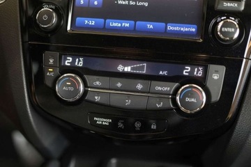 Nissan Qashqai II Crossover 1.2 DIG-T 115KM 2017 Nissan Qashqai 1.2 DIG-T N-Connecta EU6 1.2 Benzyna 115KM, zdjęcie 13