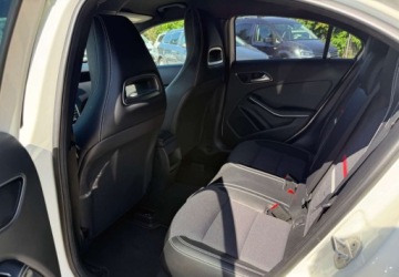 Mercedes Klasa A W176 Hatchback 5d Facelifting 180 d 109KM 2015 Mercedes-Benz Klasa A Mercedes-Benz A180 CDI 1.5 Diesel 109KM, zdjęcie 24