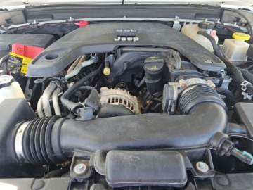 Jeep Gladiator 2021 Jeep Gladiator High Altitude Edition 2021 3.6 Benzyna 285KM, zdjęcie 7