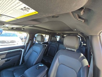 Land Rover Defender IV (L663) 2024 Land Rover Defender 130 X-Dynamic SE 2024 5.7l 5.7 Benzyna 360KM, zdjęcie 10