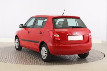 Skoda Fabia II Hatchback Facelifting 1.2 HTP 60KM 2011 Skoda Fabia 1.2, Klima, zdjęcie 3