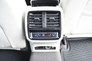 Volkswagen Passat B8 Variant Facelifting 1.5 TSI EVO 150KM 2022 Volkswagen Passat Variant SalonPL 1.5 TSI 150KM DSG Combi HAK Elegance pod, zdjęcie 33