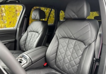 BMW X5 G05 SUV Facelifting 3.0 30d 298KM 2025 BMW X5 Autoryzowany dealer BMW Bonkowscy oferuje samochod: 3.0 Diesel, zdjęcie 9