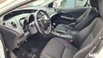 Honda Civic IX Hatchback 5d Facelifting 1.4 i-VTEC 100KM 2016 Honda Civic 1.4Benz manual Navi Kamera climatronic biala perla 1.3 99KM, zdjęcie 12
