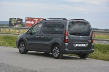 Peugeot Partner II 2018 Peugeot Partner 1.2T nawi doinwestowany Car Play, zdjęcie 5