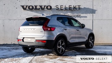 Volvo XC40 Crossover Facelifting 2.0 B3 163KM 2025 Volvo XC 40 VOLVO XC40 B3 Ultra Dark Mild Hybrid B, zdjęcie 4