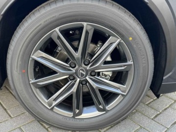 Lexus LBX 1.5 Hybrid 136KM 2025 Od ręki - Elegant 1.5 Hybrid 136KM | Podgrzewane fotele!, zdjęcie 10