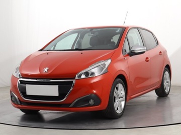 Peugeot 208 I Hatchback 5d Facelifting 1.2 PureTech 82KM 2016 Peugeot 208 1.2 PureTech, Salon Polska, zdjęcie 1
