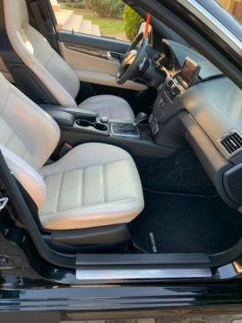 Mercedes Klasa C W204 2009 Mercedes C63 AMG T 7G-TRONIC Performance Plus SPORT EDITION 487KM 2009r, zdjęcie 24