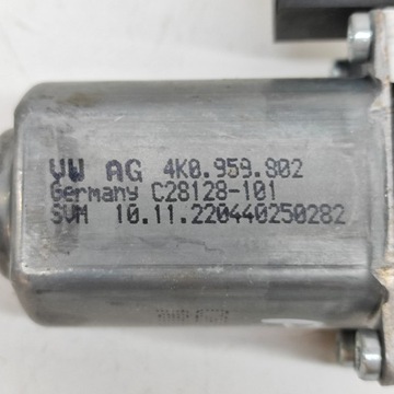 AUDI E-TRON 2023 LEVÝ STRANA MOTOR REGULACE OKNO DVEŘE PŘEDNÍCH