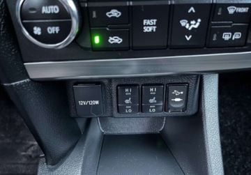 Toyota Auris I Hatchback 3d Facelifting 1.6 Valvematic 132KM 2013 Toyota Auris kamera , nawigacja 1.6 Benzyna 132KM, zdjęcie 25