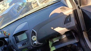 DESKA KOKPIT HYUNDAI IX35 Z ULOŽENÍ SPOLUJEZDCE