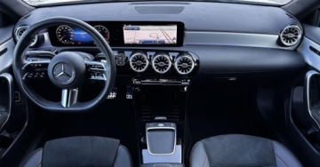Mercedes Klasa A W177/V177 Sedan Facelifting 1.3 200 163KM 2023 Mercedes-Benz Klasa A Salon PL AMG Line Kamera Czujniki MBUX Carplay Andro, zdjęcie 18