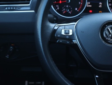 Volkswagen Tiguan II SUV 1.5 TSI EVO 130KM 2020 VW Tiguan 1.5 TSI, Serwis ASO, Navi, Klima, zdjęcie 22