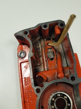 КАРТЕР ПОЛУПРАВЫЙ HUSQVARNA 42 242 246 XP ORG.
