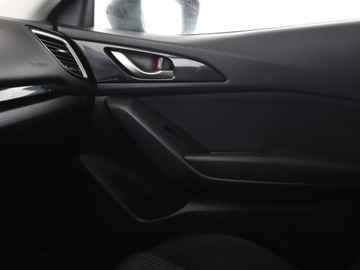 Mazda 3 III Hatchback  2.0 SKYACTIV-G 120KM 2015 Mazda 3 navi klima auto czujniki parkowania grzane, zdjęcie 28