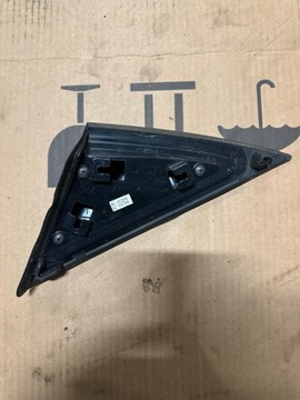 ЗАГЛУШКА ТРЕУГОЛЬНИК ПРАВАЯ ПЕРЕДНЯЯ ХРОМ HYUNDAI I40 2010-2015 гг.