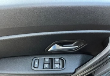 Dacia Duster II SUV  1.3 TCe 130KM 2019 Dacia Duster kamera cofania, nawigacja 1.3 Benzyna 130KM, zdjęcie 16